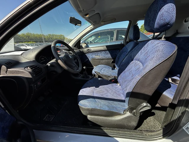 Peugeot 206, 2001 - afbeelding 6 van  30