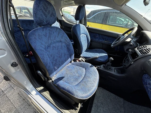Peugeot 206, 2001 - afbeelding 8 van  30
