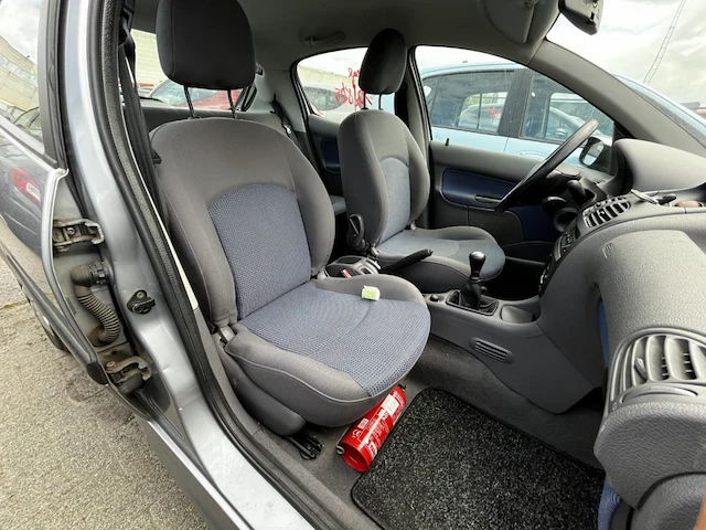 Peugeot 206, 2002 - afbeelding 16 van  30