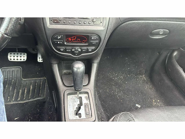 Peugeot 206 cc 1.6-16v 2002 | 63-jd-ns i - afbeelding 8 van  15