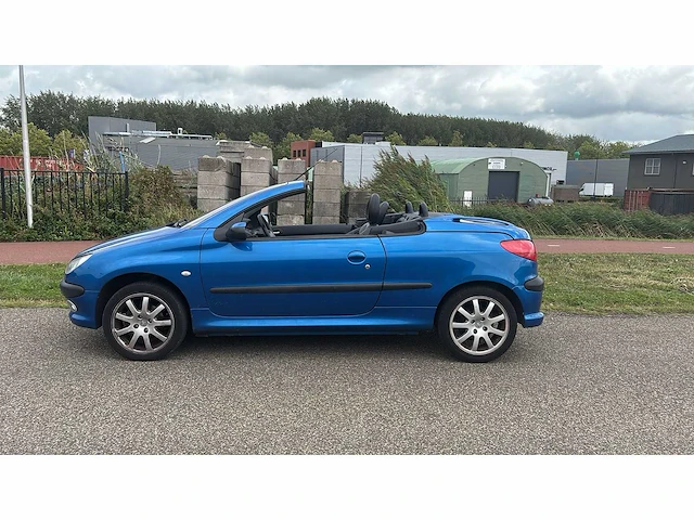 Peugeot 206 cc 1.6-16v 2002 | 63-jd-ns i - afbeelding 9 van  15