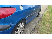 Peugeot 206 cc 1.6-16v 2002 | 63-jd-ns i - afbeelding 13 van  15