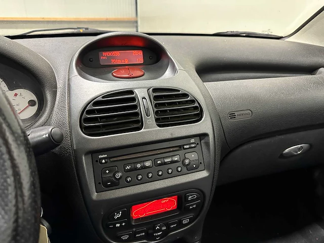 Peugeot 206 cc 1.6-16v cabriolet 81-tg-kl - afbeelding 8 van  23