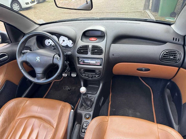 Peugeot 206 cc peugeot 206 cc 1.6-16v roland garros 64-jt-hg - afbeelding 23 van  30