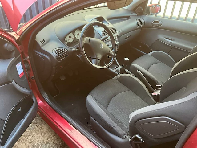 Peugeot 206 personenauto - afbeelding 7 van  15