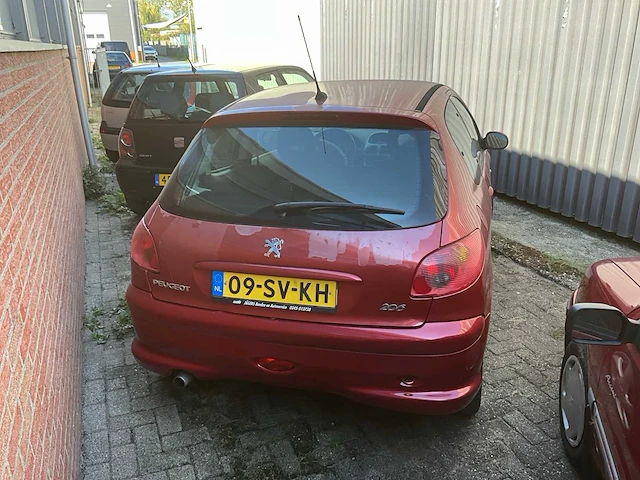 Peugeot 206 personenauto - afbeelding 9 van  15