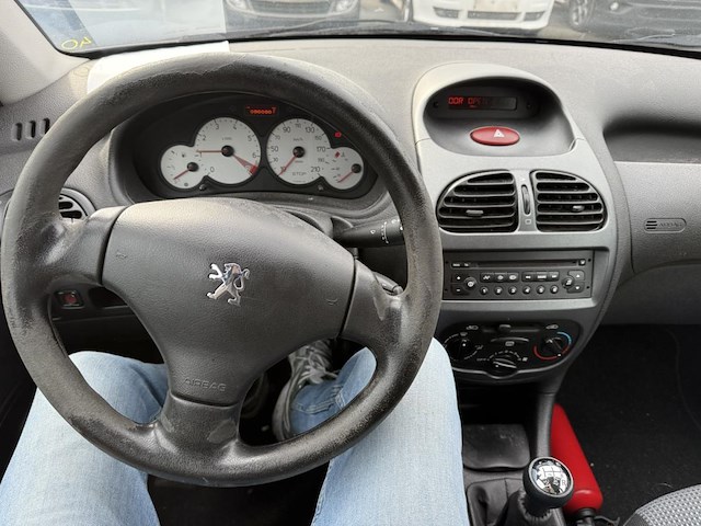 Peugeot 206 phase 2 1.1i enfant terrible, 2004 - afbeelding 2 van  26