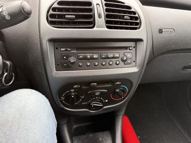 Peugeot 206 phase 2 1.1i enfant terrible, 2004 - afbeelding 4 van  26