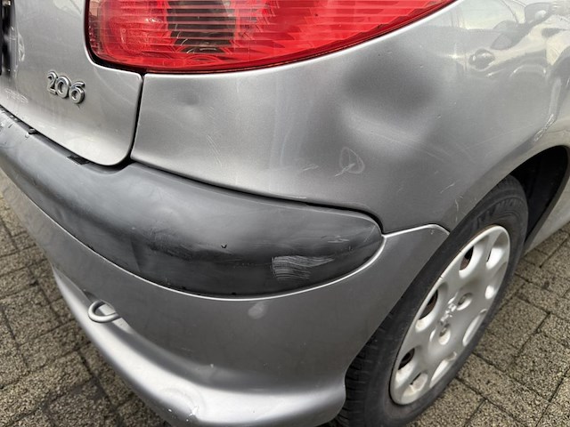 Peugeot 206 phase 2 1.1i enfant terrible, 2004 - afbeelding 16 van  26