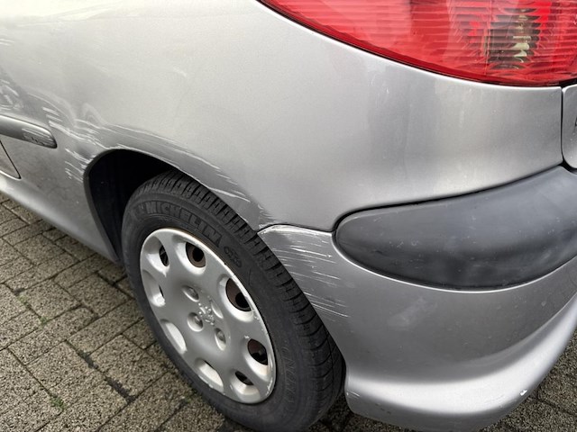 Peugeot 206 phase 2 1.1i enfant terrible, 2004 - afbeelding 17 van  26