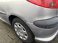 Peugeot 206 phase 2 1.1i enfant terrible, 2004 - afbeelding 17 van  26