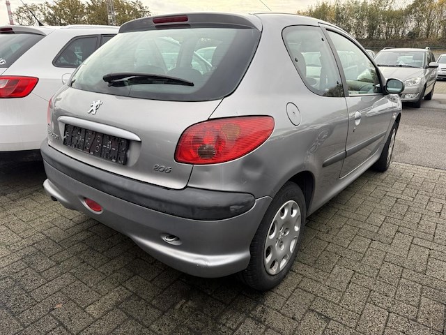 Peugeot 206 phase 2 1.1i enfant terrible, 2004 - afbeelding 21 van  26