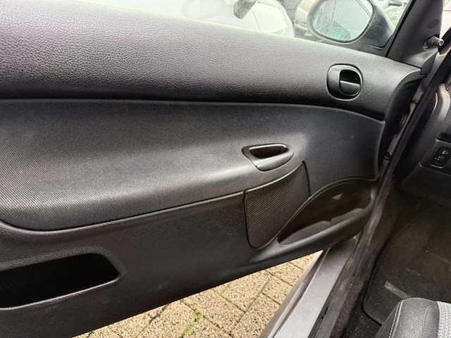 Peugeot 206 phase 2 1.1i enfant terrible, 2004 - afbeelding 23 van  26