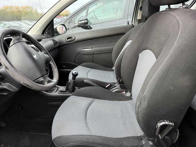 Peugeot 206 phase 2 1.1i enfant terrible, 2004 - afbeelding 24 van  26