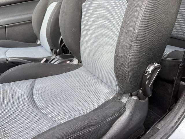 Peugeot 206 phase 2 1.1i enfant terrible, 2004 - afbeelding 25 van  26