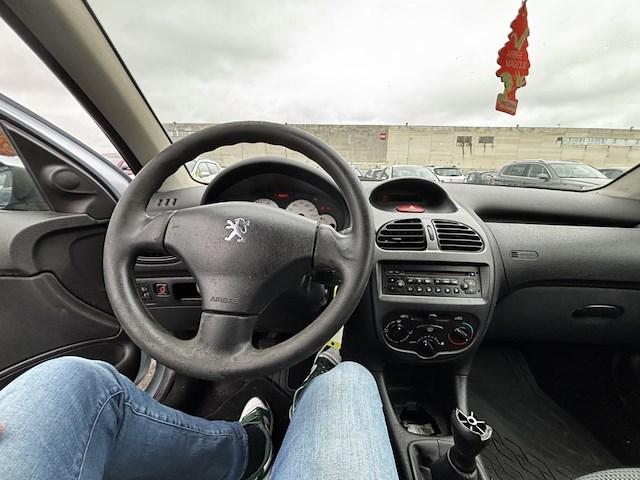 Peugeot 206 phase 2 1.1i enfant terrible, 2004 - afbeelding 2 van  35
