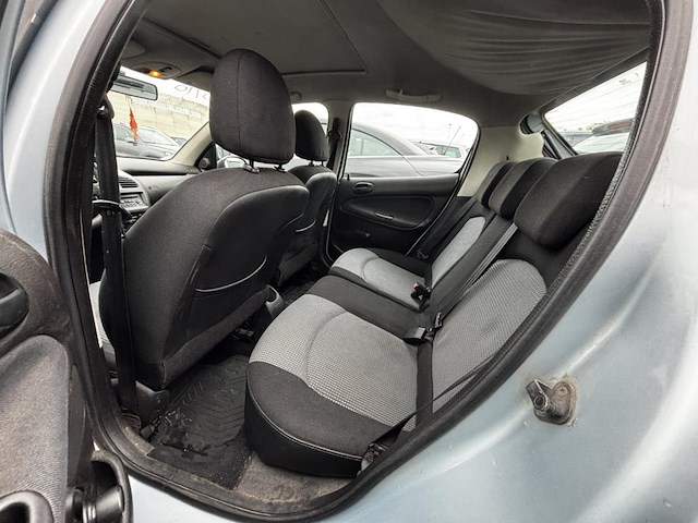 Peugeot 206 phase 2 1.1i enfant terrible, 2004 - afbeelding 8 van  35
