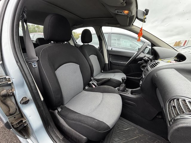 Peugeot 206 phase 2 1.1i enfant terrible, 2004 - afbeelding 13 van  35