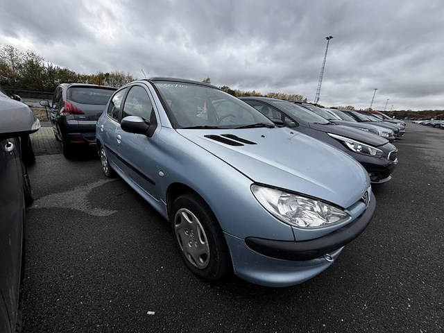 Peugeot 206 phase 2 1.1i enfant terrible, 2004 - afbeelding 23 van  35