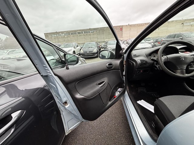 Peugeot 206 phase 2 1.1i enfant terrible, 2004 - afbeelding 33 van  35