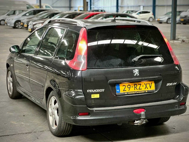 Peugeot 206 sw 1.4 16v air-line 3, 29-rz-xv - afbeelding 11 van  16