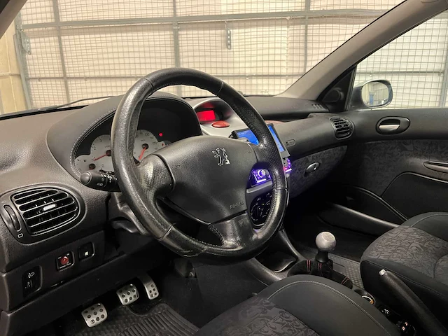 Peugeot 206 sw 1.6-16v quiksilver 109pk 2005 (origineel-nl), 29-rf-vb - afbeelding 15 van  37
