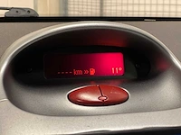 Peugeot 206 sw 1.6-16v quiksilver 109pk 2005 (origineel-nl), 29-rf-vb - afbeelding 25 van  37