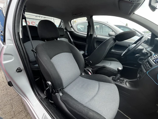 Peugeot 206,2003 - afbeelding 13 van  28