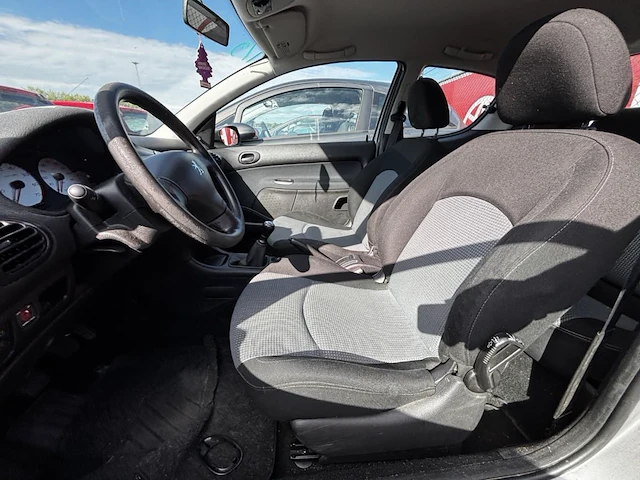 Peugeot 206,2004 - afbeelding 28 van  30
