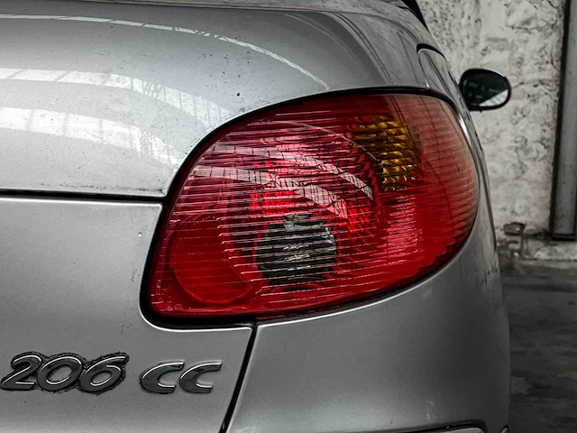Peugeot 206cc 1.6 16v 109pk 2005, 9-tht-73 - afbeelding 7 van  38