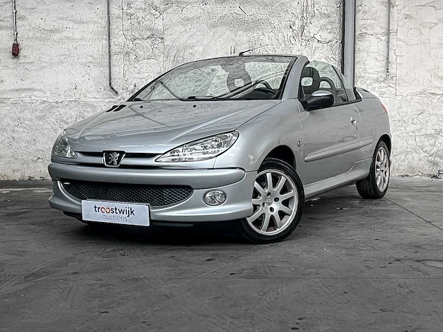 Peugeot 206cc 1.6 16v 109pk 2005, 9-tht-73 - afbeelding 1 van  38