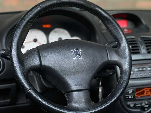 Peugeot 206cc 1.6 16v 109pk 2005, 9-tht-73 - afbeelding 16 van  38