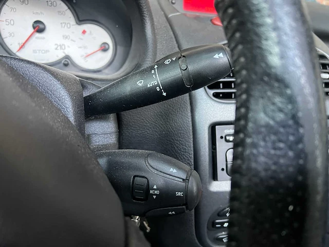 Peugeot 206cc 1.6 16v 109pk 2005, 9-tht-73 - afbeelding 17 van  38