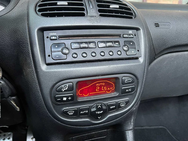 Peugeot 206cc 1.6 16v 109pk 2005, 9-tht-73 - afbeelding 21 van  38