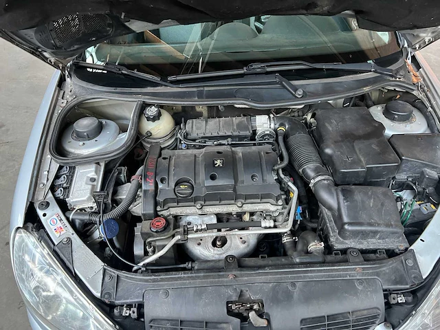 Peugeot 206cc 1.6 16v 109pk 2005, 9-tht-73 - afbeelding 31 van  38