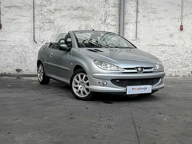 Peugeot 206cc 1.6 16v 109pk 2005, 9-tht-73 - afbeelding 36 van  38