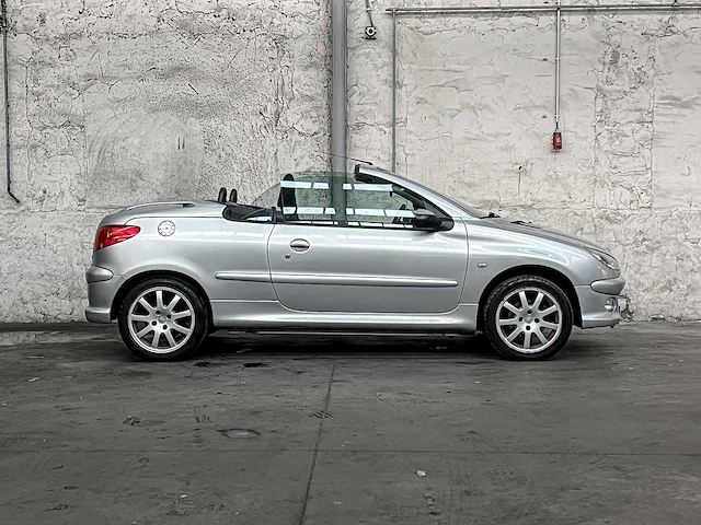Peugeot 206cc 1.6 16v 109pk 2005, 9-tht-73 - afbeelding 38 van  38