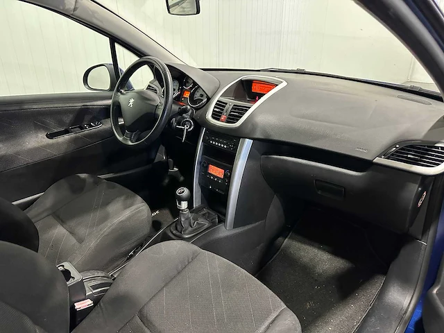 Peugeot 207 1.4-16v xs 80-tp-ln - afbeelding 2 van  16