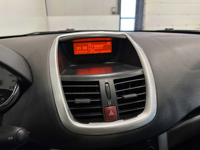 Peugeot 207 1.4-16v xs 80-tp-ln - afbeelding 4 van  16