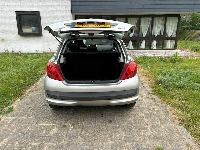 Peugeot 207 1.4 vti cool 'n blue , 28-gjr-9 - afbeelding 9 van  17