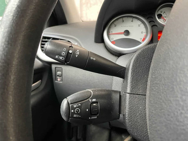 Peugeot 207 1.4 vti cool 'n blue 95pk 2008, 05-zh-xz - afbeelding 13 van  35