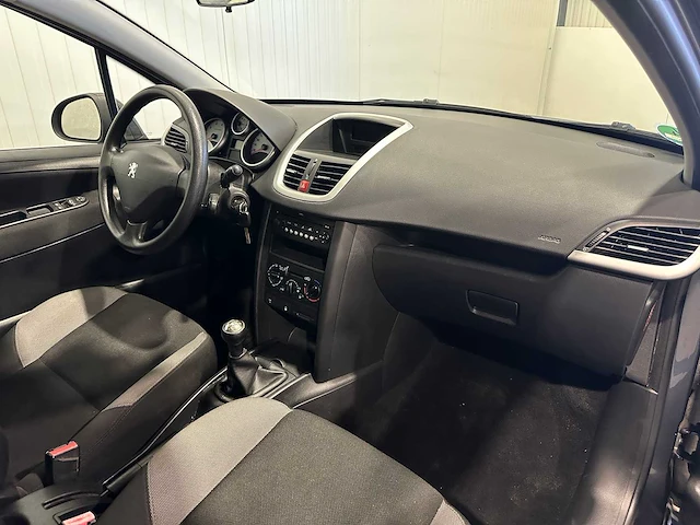 Peugeot 207 1.4 vti xr p-795-hk - afbeelding 2 van  18