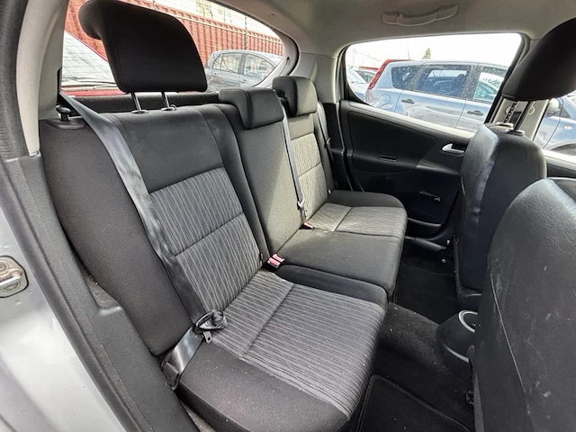 Peugeot 207 1.4i urban 73,2011 - afbeelding 15 van  34