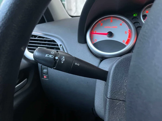Peugeot 207 1.6 hdif x-line 90pk 2010 (origineel-nl), 68-kbz-5 - afbeelding 9 van  34