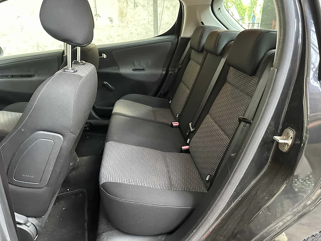 Peugeot 207 1.6 vti première 120pk 2009, 80-kgp-6 - afbeelding 22 van  37