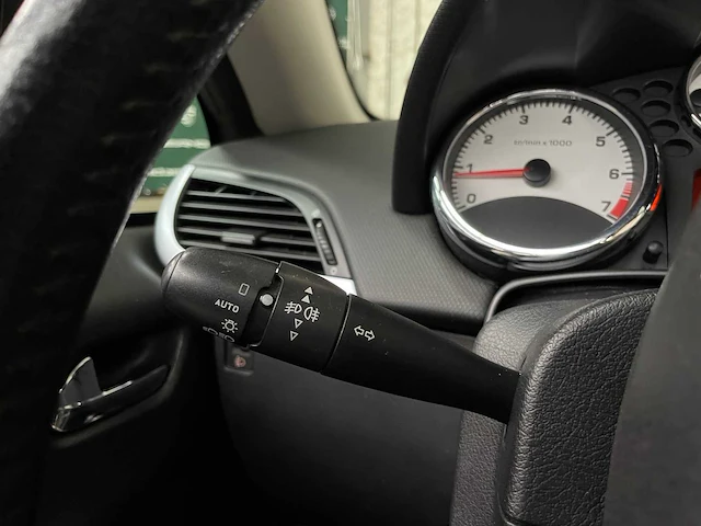 Peugeot 207 cc 1.6-16v t sport 150pk 2008, j-721-nn - afbeelding 13 van  38