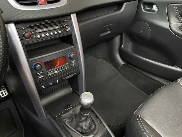 Peugeot 207 cc 1.6-16v t sport 150pk 2008, j-721-nn - afbeelding 16 van  38
