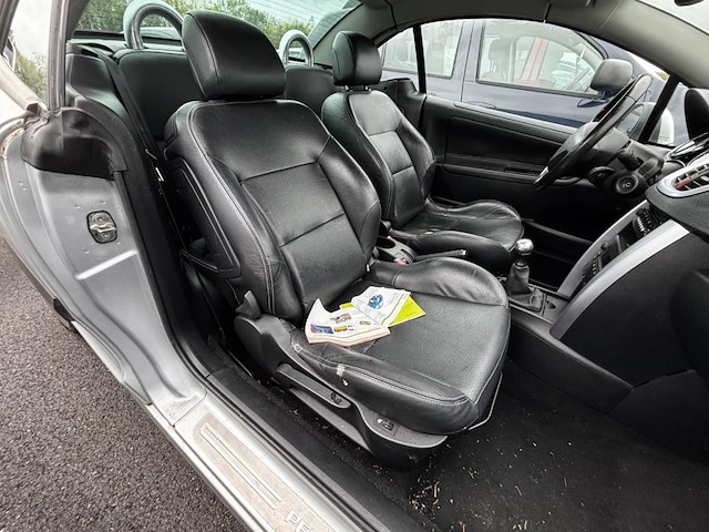 Peugeot 207 cc 1.6 hdi pack fap, 2007 - afbeelding 16 van  33