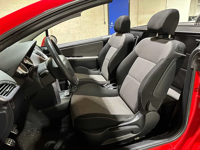 Peugeot 207 cc 1.6 vti 120pk 2007 cabriolet, 51-xz-kz - afbeelding 19 van  33
