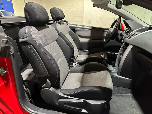 Peugeot 207 cc 1.6 vti 120pk 2007 cabriolet, 51-xz-kz - afbeelding 24 van  33